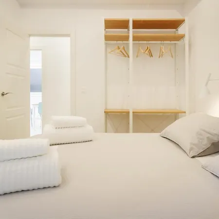 Guggenheim Style Bilbao Apartment *